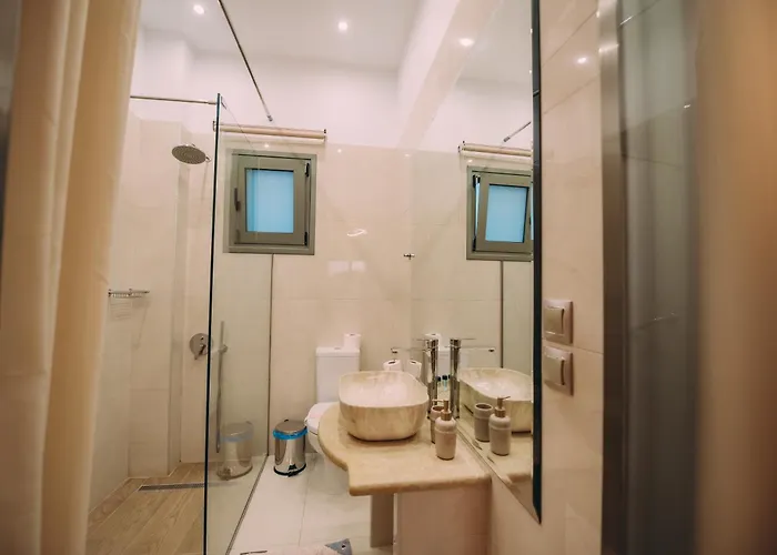 Nicolas Luxury * Κουρούτα